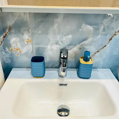 Luxury Near Center Apartment