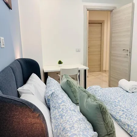 Luxury Near Center Apartment *