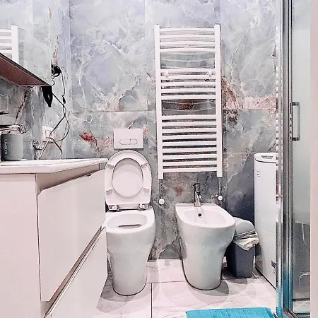 Luxury Near Center *