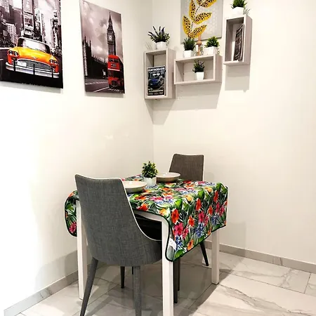 Luxury Near Center *