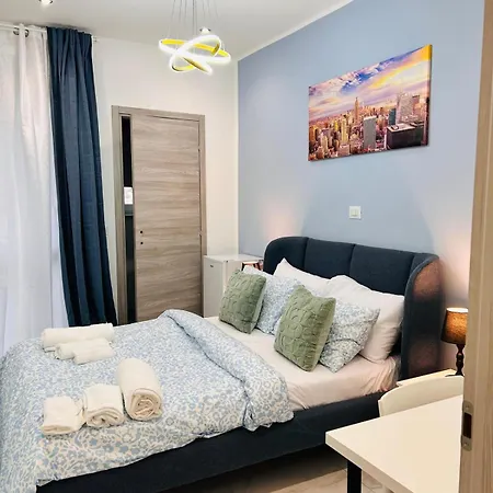 Luxury Near Center *