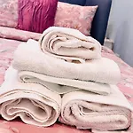 Luxury Near Center *